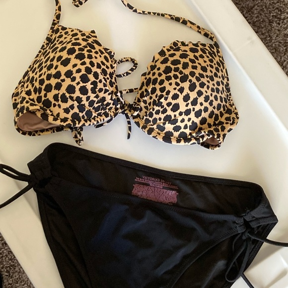 Victoria’s Secret Cheetah Bombshell push up top with black tie side bottom - Picture 1 of 4